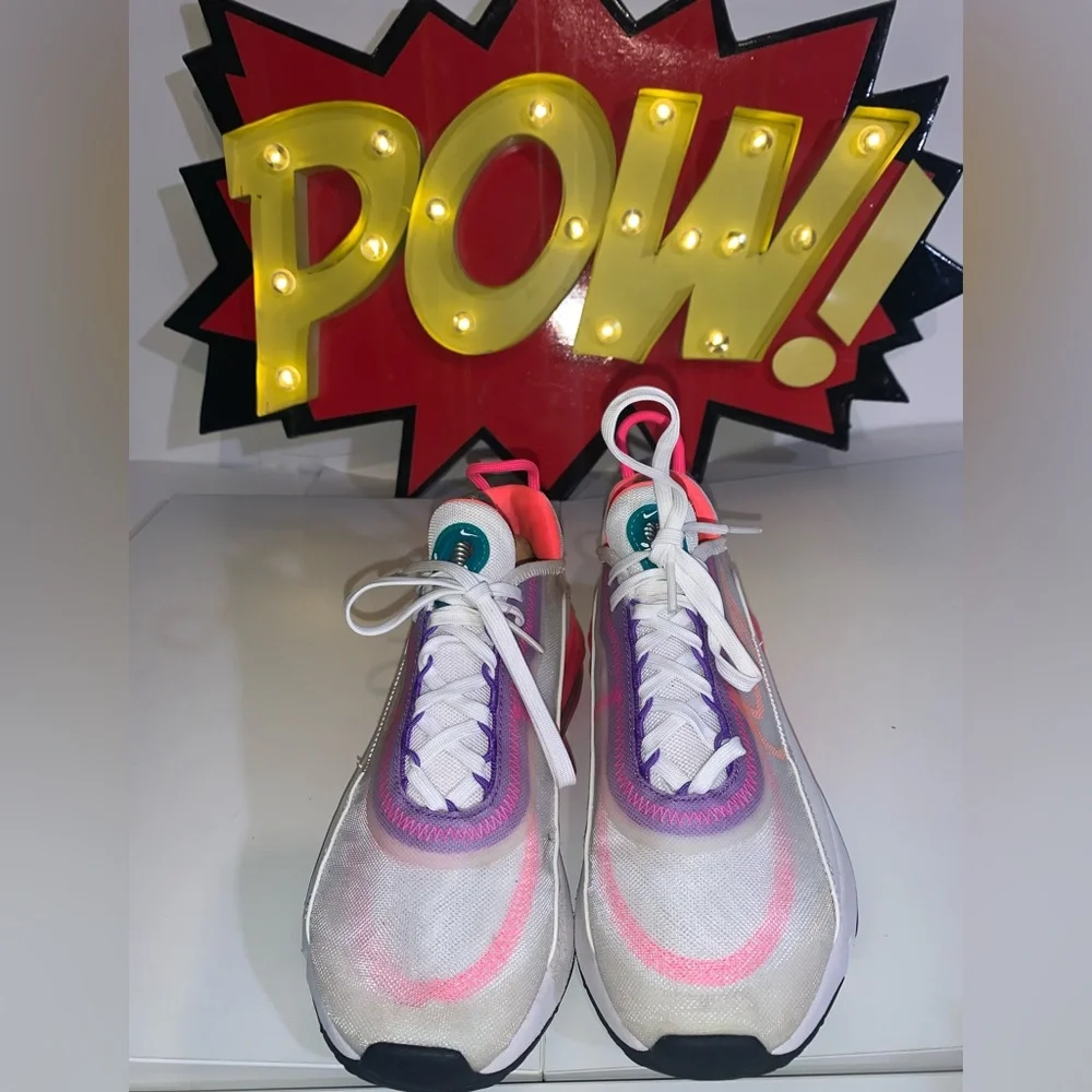 Nike Air Max 2090 White Hyper Orange Running Shoes Women sz 7; Used No Box